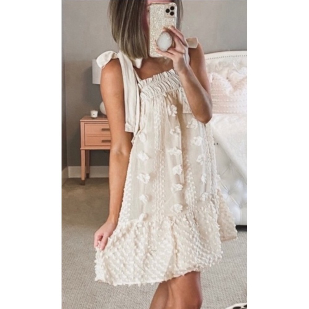 VICI Cream Lace Floral Tulle Mini Dress Babydoll Tie Straps Smocked Sz SMALL - Picture 2 of 7